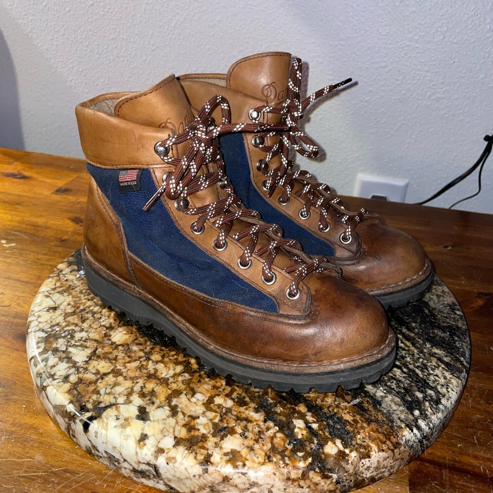 Women’s Danner cascadia light waterproof boots.